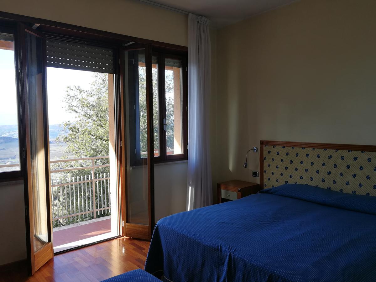 Hotel Il Castellaccio Piccione Exterior photo