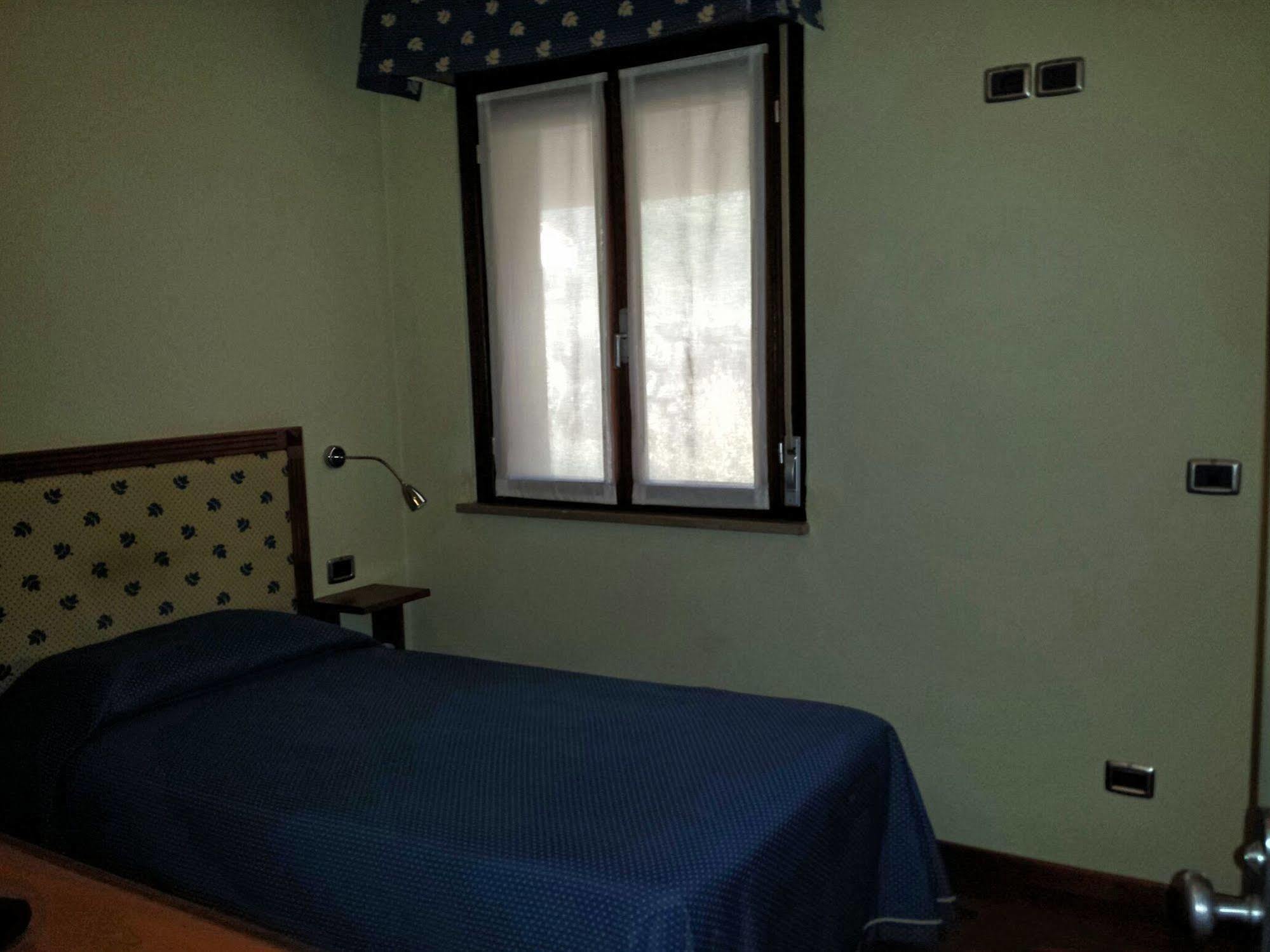Hotel Il Castellaccio Piccione Exterior photo