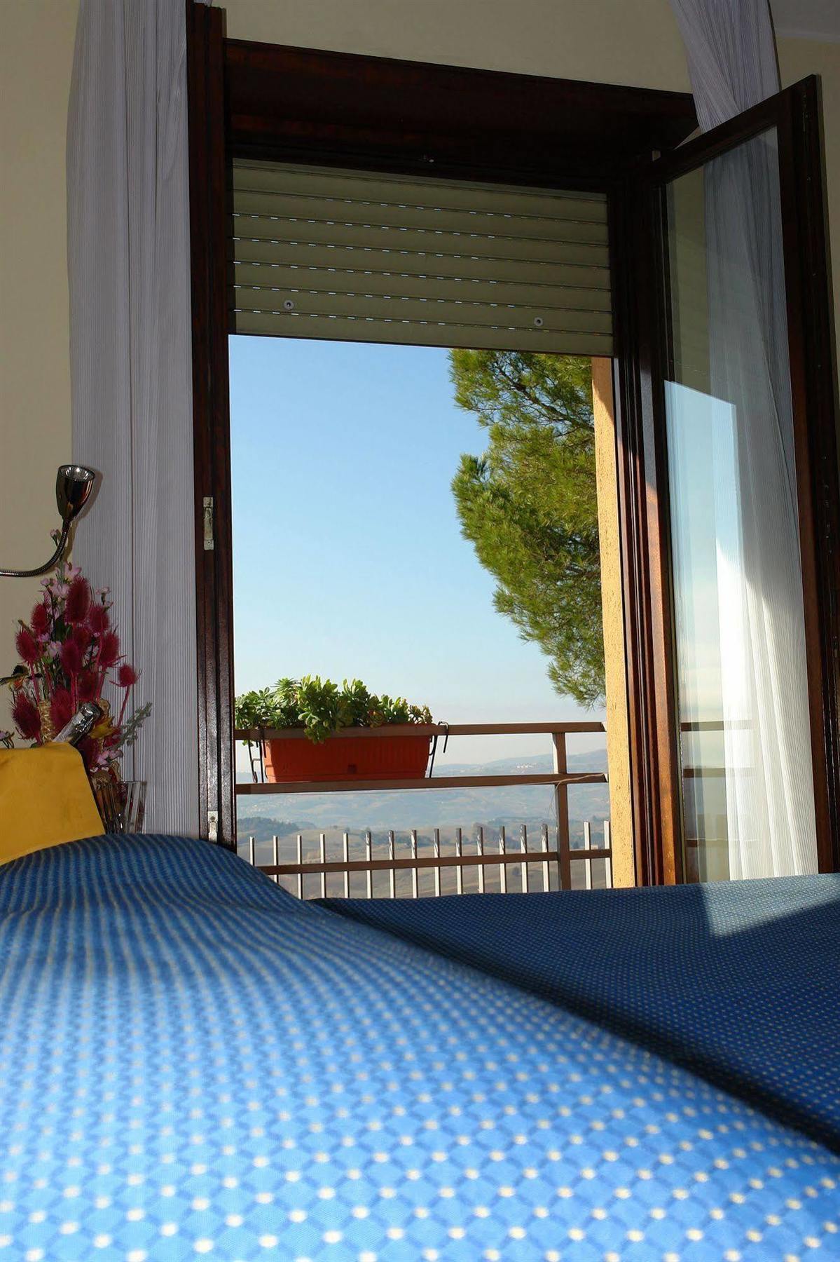 Hotel Il Castellaccio Piccione Exterior photo